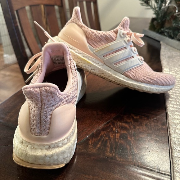 Adidas Ultra Boost Women’s Size 7 - Picture 2 of 5